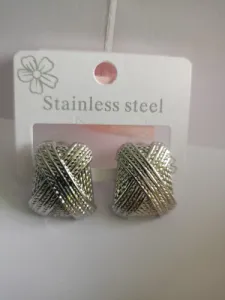 Ear-ring Rs.450